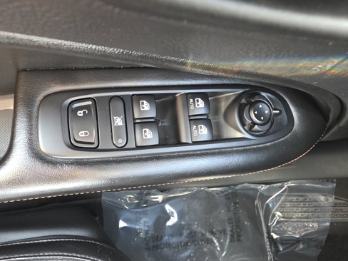 Certified 2021 Jeep Compass Latitude w/ Convenience Group image 19