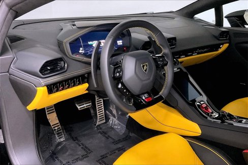 Used 2022 Lamborghini Huracan EVO image 7