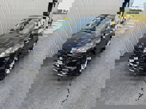 Used 2022 Ford Escape SE w/ Cold Weather Package image 2