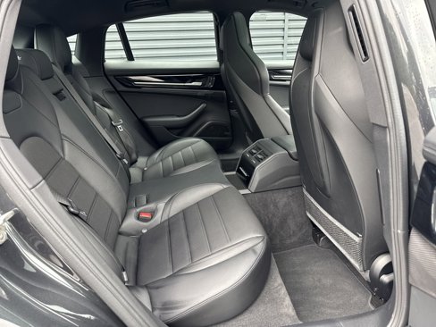Certified 2024 Porsche Panamera image 11