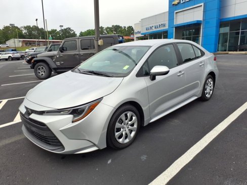 Used 2023 Toyota Corolla LE image 8