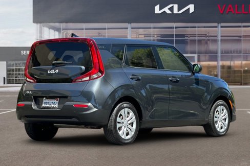 Certified 2022 Kia Soul LX image 4