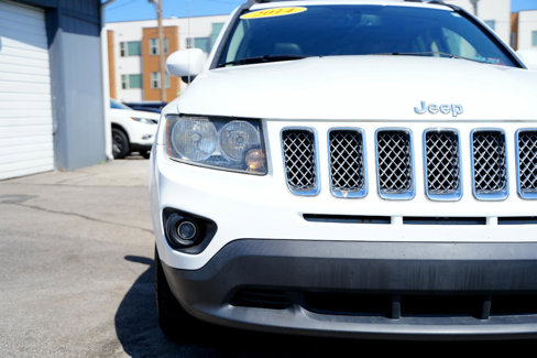 Used 2014 Jeep Compass Latitude w/ Sun/Sound Group image 3