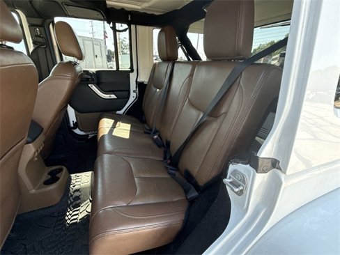 Used 2017 Jeep Wrangler Unlimited Sahara w/ Connectivity Group image 22