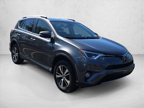 Used 2018 Toyota RAV4 XLE image 3