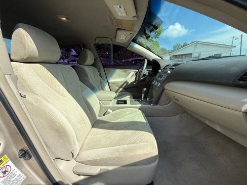 Used 2009 Toyota Camry LE image 10