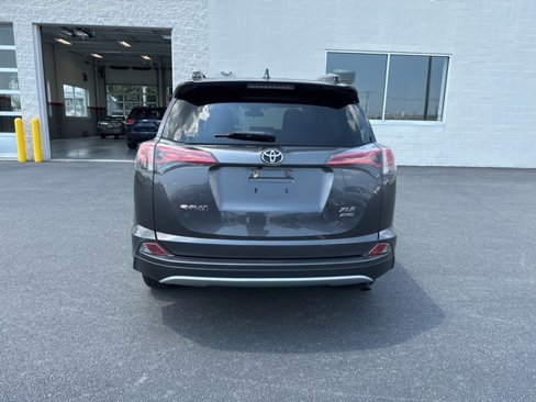 Used 2017 Toyota RAV4 XLE image 3