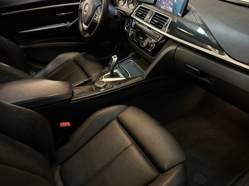 Used 2018 BMW 330e w/ Convenience Package image 14