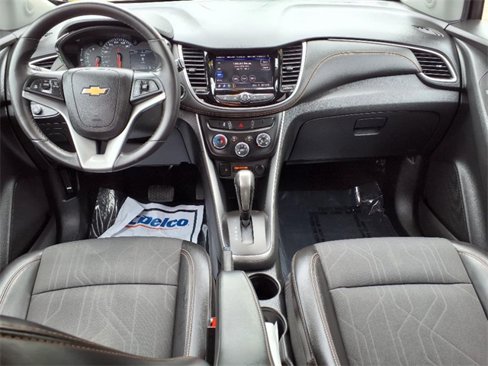 Certified 2022 Chevrolet Trax LT w/ LT Convenience Package image 10