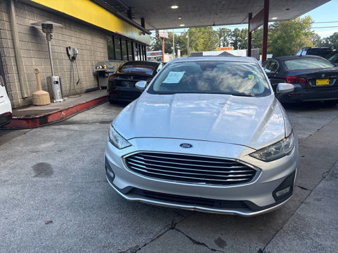 Used 2019 Ford Fusion SE w/ Equipment Group 151A image 2