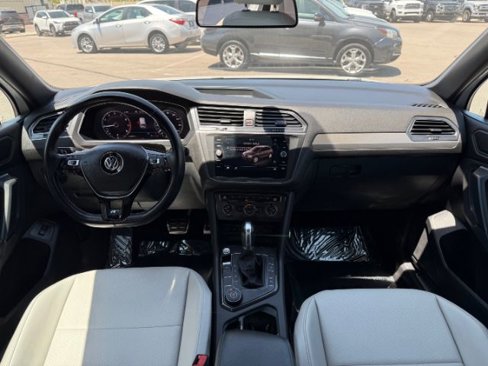 Used 2019 Volkswagen Tiguan SEL R-Line w/ 3rd Row Seat Package image 14
