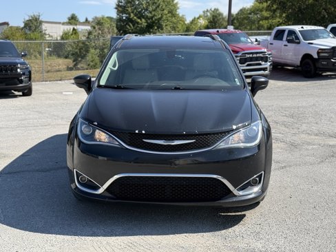 Used 2017 Chrysler Pacifica Touring-L Plus w/ Tire & Wheel Group image 3