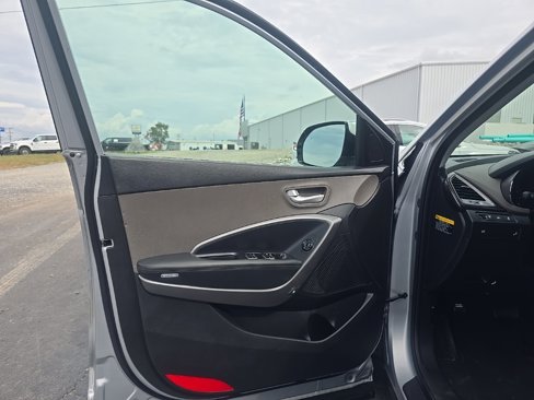 Used 2014 Hyundai Santa Fe GLS image 11