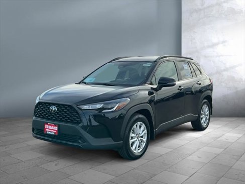 Certified 2025 Toyota Corolla Cross LE image 1