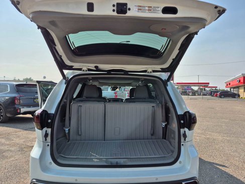 Used 2017 Toyota Highlander Limited Platinum image 5