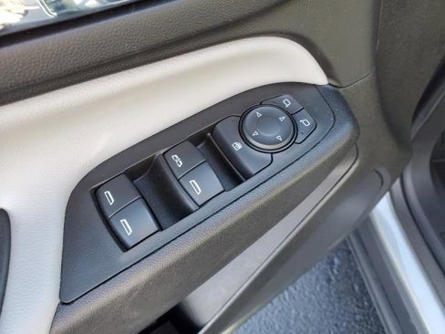 Used 2023 Chevrolet Equinox LT image 7