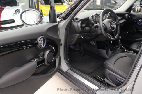 Used 2015 MINI Cooper 4-Door Hardtop image 16