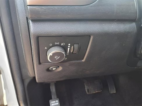 Used 2018 Jeep Grand Cherokee Laredo image 14