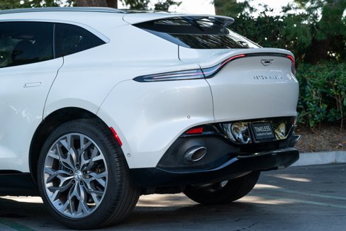 Used 2021 Aston Martin DBX image 10