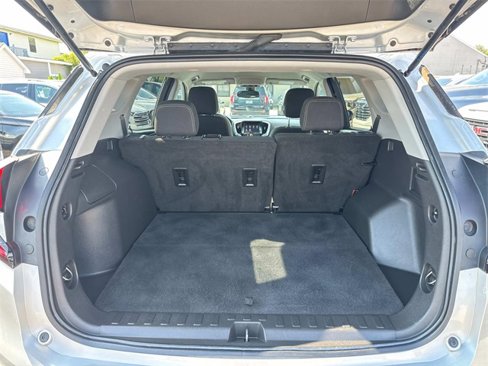 Used 2022 GMC Terrain SLE image 10