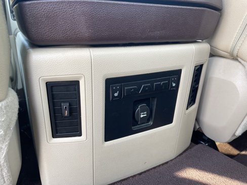 Used 2016 RAM 1500 Laramie w/ Convenience Group image 26
