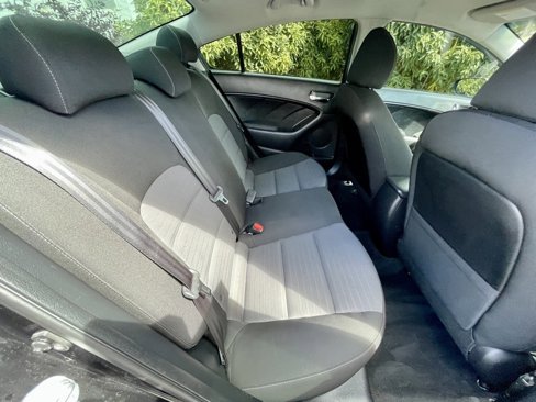 Used 2017 Kia Forte S image 12