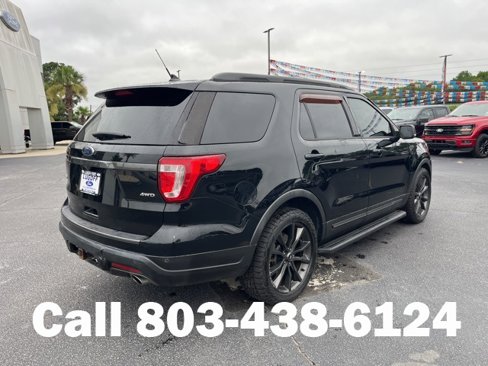 Used 2018 Ford Explorer XLT w/ Equipment Group 202A image 3