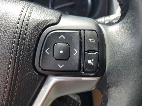 Used 2016 Toyota Highlander XLE image 21