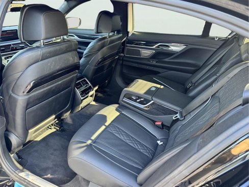 Used 2022 BMW 750i xDrive w/ Executive Package image 24