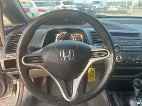 Used 2010 Honda Civic DX-VP image 21