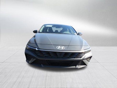 New 2025 Hyundai Elantra Sport image 3