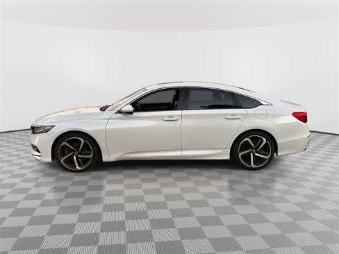 Used 2019 Honda Accord Sport image 2