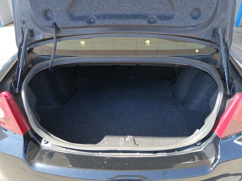 Used 2013 Dodge Avenger SE image 26