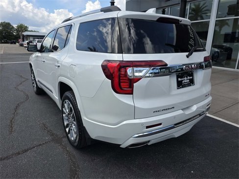 Used 2022 GMC Acadia Denali w/ Denali Ultimate Package image 8