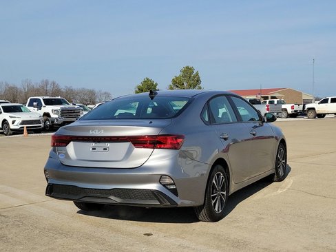 Used 2024 Kia Forte LXS image 5