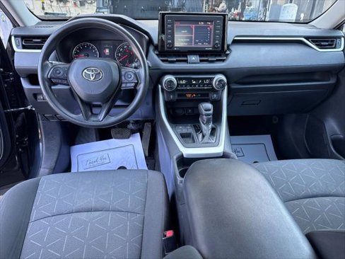 Used 2020 Toyota RAV4 XLE image 11