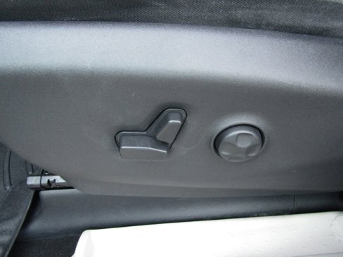 Used 2017 Chrysler Pacifica Touring image 11