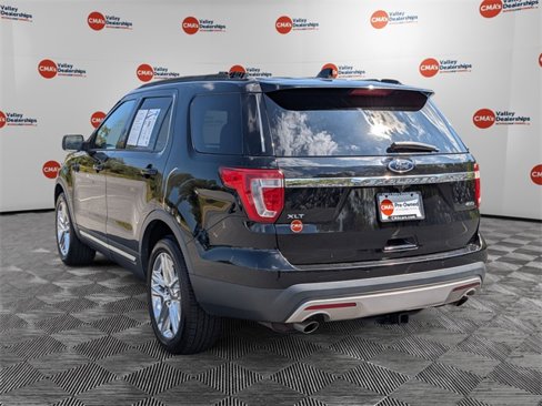 Used 2017 Ford Explorer XLT w/ Equipment Group 202A image 7