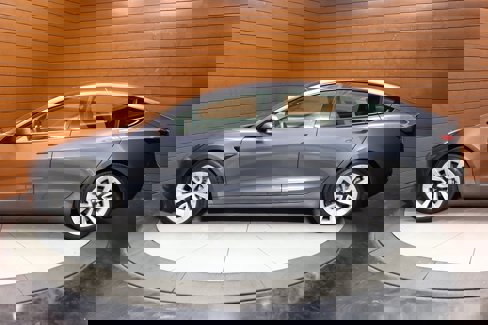 Used 2022 Tesla Model 3 Standard Range image 10