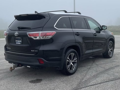 Used 2016 Toyota Highlander XLE image 22