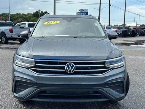 Used 2023 Volkswagen Tiguan SE w/ Panoramic Sunroof Package image 2