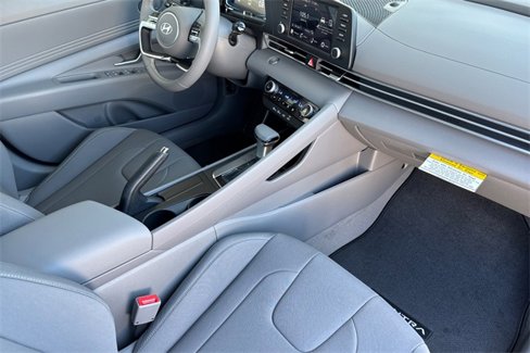 New 2025 Hyundai Elantra Sport image 12