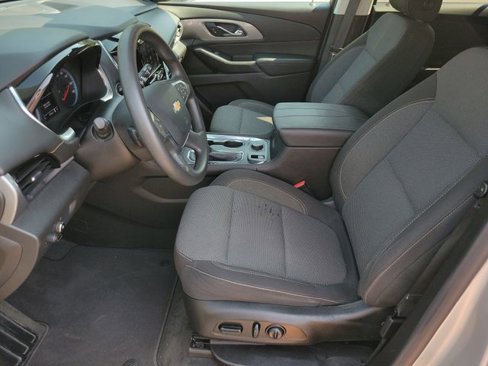 Used 2021 Chevrolet Traverse LS image 4