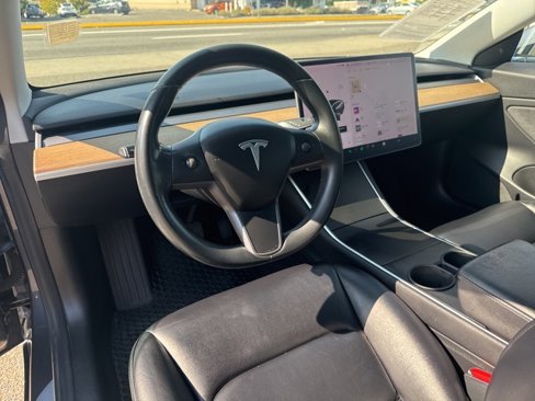 Used 2018 Tesla Model 3 Mid Range image 15