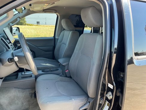Used 2016 Nissan Frontier S image 12