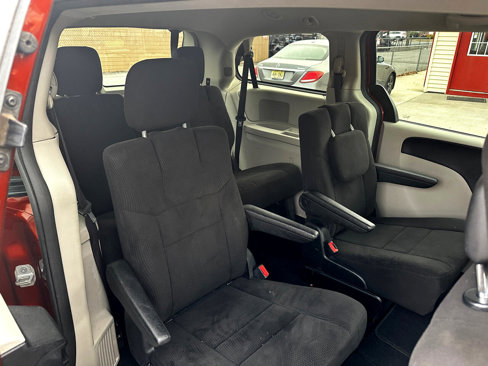 Used 2012 Dodge Grand Caravan SE image 14