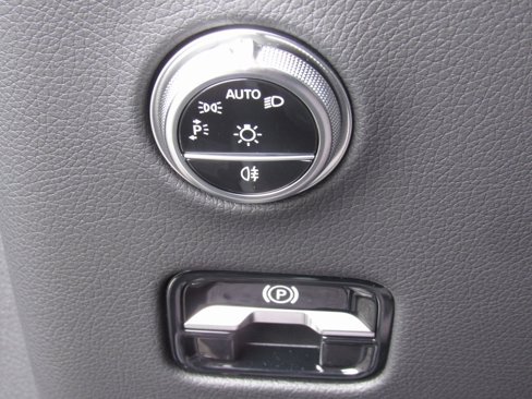 Certified 2025 Mercedes-Benz GLC 300 4MATIC image 35