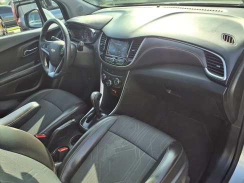 Used 2022 Chevrolet Trax LT w/ LT Convenience Package image 27