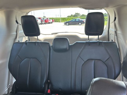 Used 2017 Chrysler Pacifica Touring-L image 21
