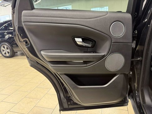 Used 2016 Land Rover Range Rover Evoque SE Premium image 31
